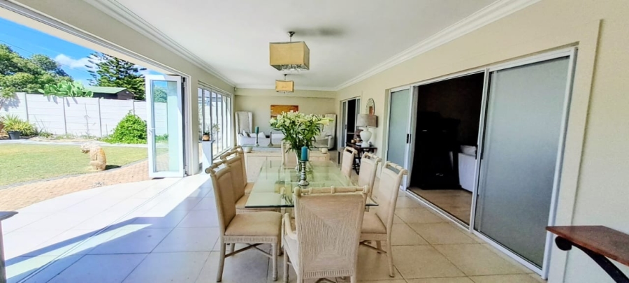 5 Bedroom Property for Sale in Sandbaai Western Cape